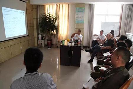 Nemeckí odborníci vykonávajú teoretické a praktické školenia pre zváračov našej spoločnosti612112017.jpg German experts conduct theoretical and practical training for our company’s welders612112017.jpg